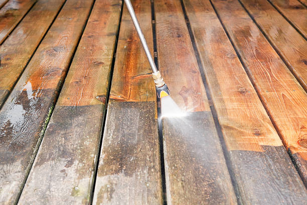Best Pool Deck Cleaning  in Roosevelt, NY